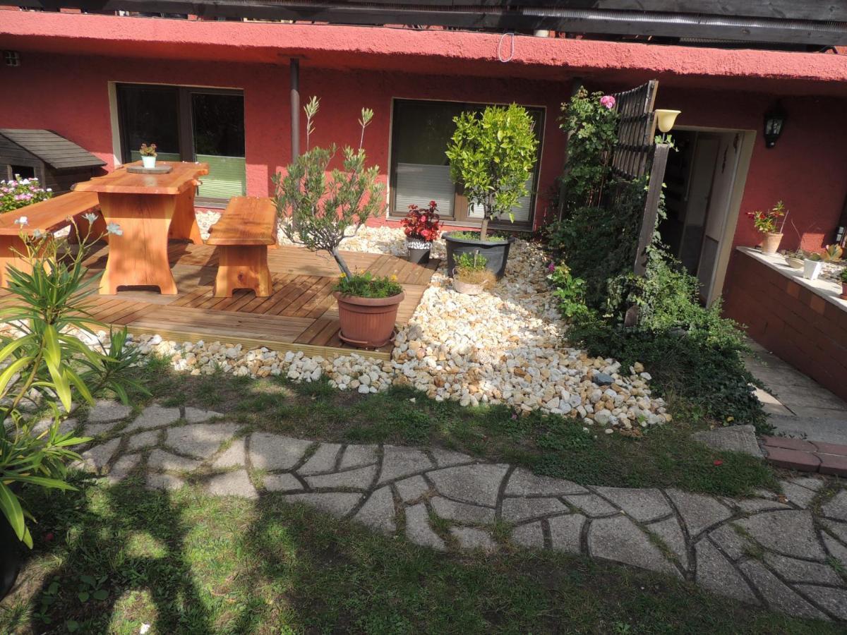 Ferienwohnung Am Hausberg In ラーデボイル エクステリア 写真